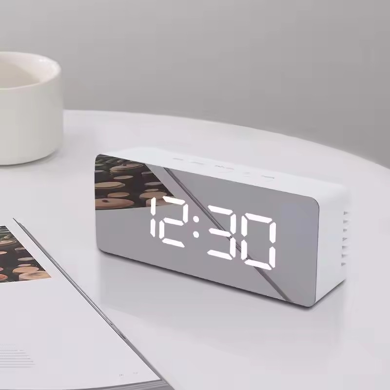 1Pc horloge numérique blanche  - Lighting Home Decor Wall Clocks avis et prix